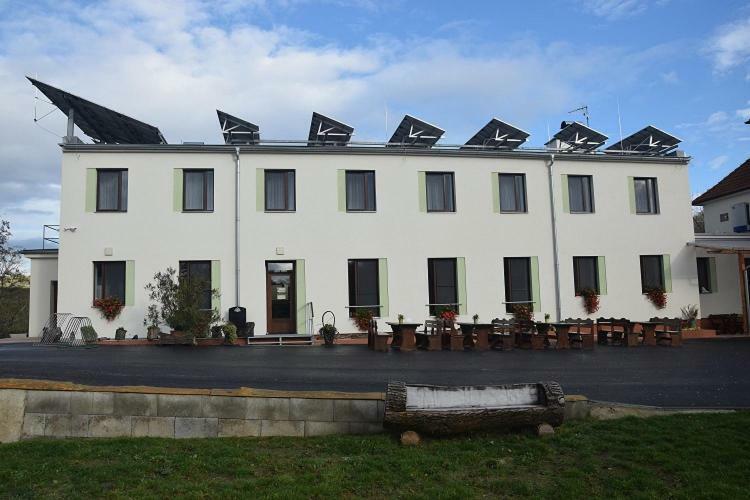 Jeleni Farma Jecmeniste Vrbovec Exterior photo