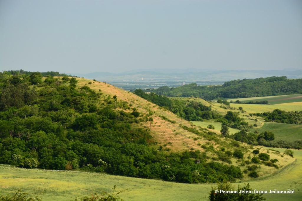 Jeleni Farma Jecmeniste Vrbovec Exterior photo